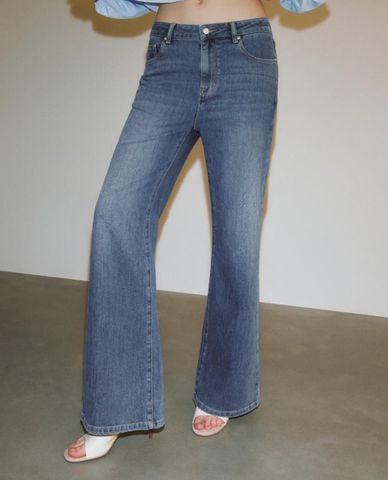  URBAN REVIVO - Quần jeans nữ ống rộng wash bạc 