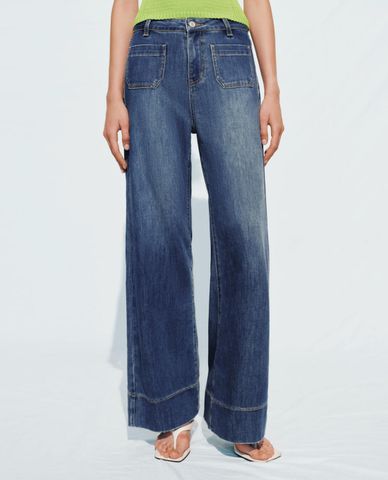  URBAN REVIVO - Quần jeans nữ ống loe wash bạc cá tính 