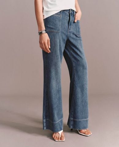  URBAN REVIVO - Quần jeans nữ ống loe wash bạc 