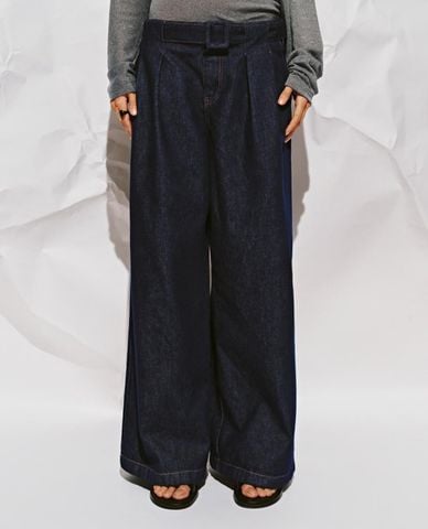  URBAN REVIVO - Quần jeans nữ ống rộng phối đai lưng 