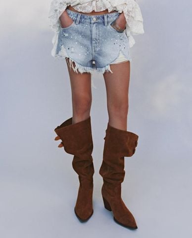  URBAN REVIVO - Quần short jeans nữ mài rách tua rua 