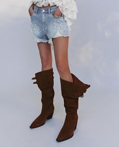  URBAN REVIVO - Quần short jeans nữ mài rách tua rua 