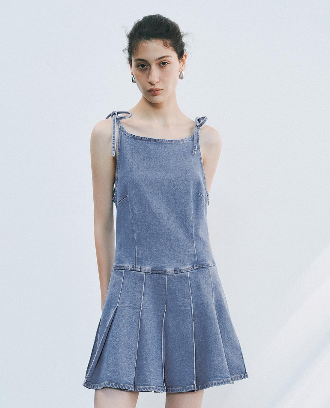 URBAN REVIVO - Đầm hai dây mini buộc nơ