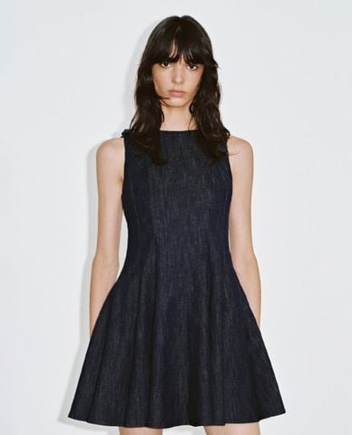  URBAN REVIVO - Đầm denim mini sát nách phối nơ 