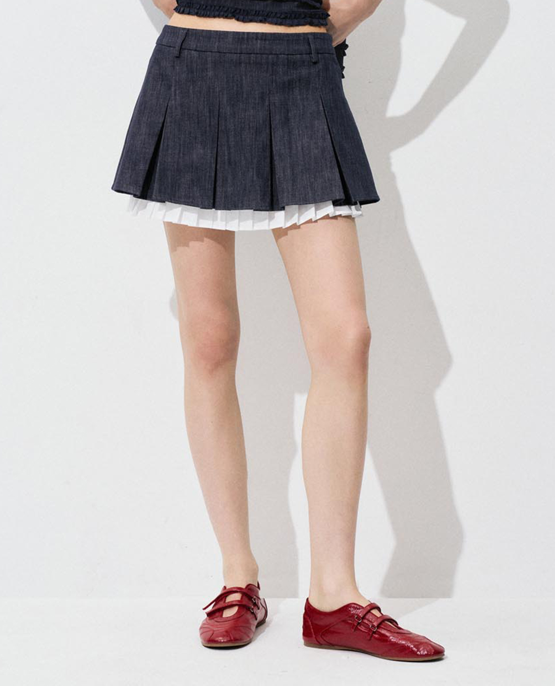 URBAN REVIVO - Chân váy xếp li mini xếp lớp