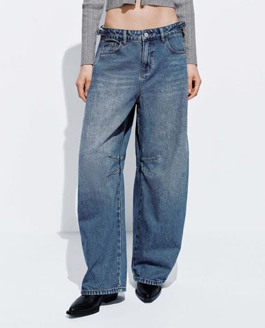  URBAN REVIVO - Quần jeans nữ ống rộng dáng cong 