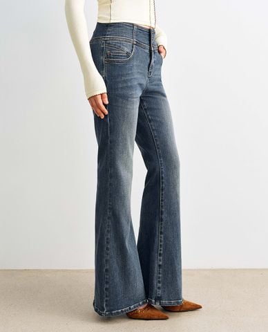  URBAN REVIVO - Quần jeans nữ ống loe cổ điển 