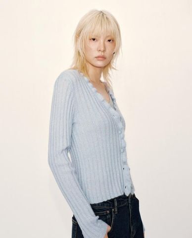  URBAN REVIVO - Áo khoác cardigan nữ cổ V tay dài bèo nhún 