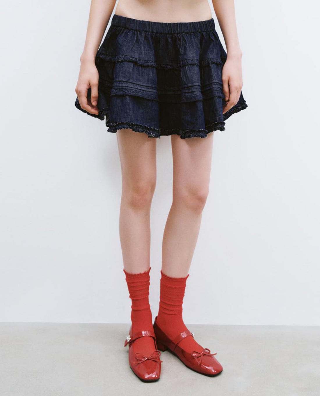 URBAN REVIVO - Chân váy denim mini phối bèo