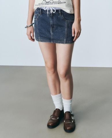  URBAN REVIVO - Chân váy denim mini phối dây rút 