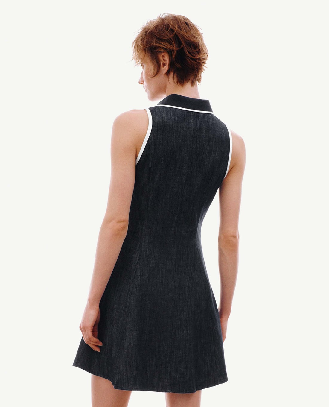 URBAN REVIVO đầm denim mini sát nách dáng xòe