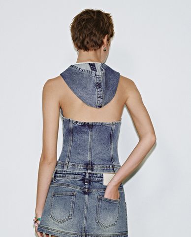  URBAN REVIVO - Áo kiểu nữ cổ V sát nách phối mũ 