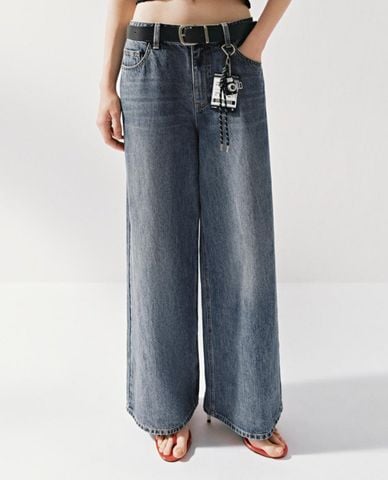  URBAN REVIVO - Quần jeans nữ ống rộng phối thắt lưng 