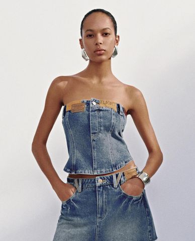  URBAN REVIVO - Áo kiểu nữ denim dáng quây cá tính 