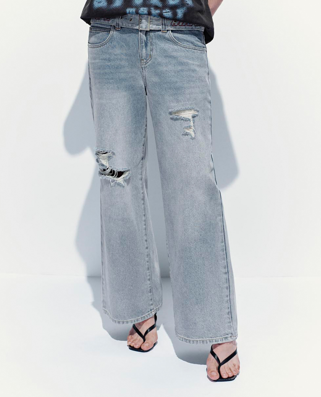 URBAN REVIVO - Quần jeans nữ ống rộng kèm thắt lưng