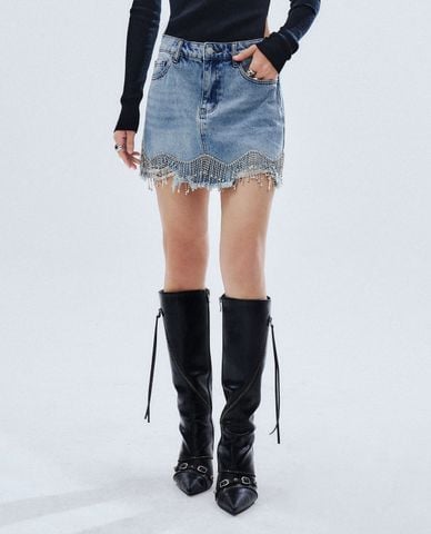  URBAN REVIVO - Chân váy denim mini phối tua rua đính đá 