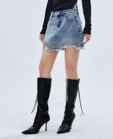  URBAN REVIVO - Chân váy denim mini phối tua rua đính đá 