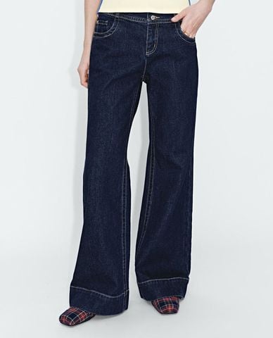  URBAN REVIVO - Quần jeans nữ ống loe cổ điển 
