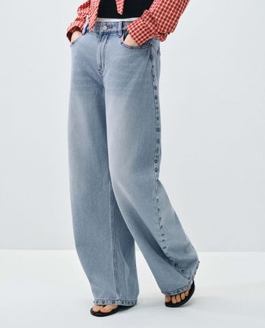 URBAN REVIVO - Quần jeans nữ ống rộng wash bạc 