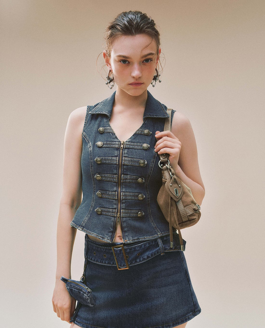 URBAN REVIVO - Áo khoác gilet nữ denim cổ bẻ khóa kéo