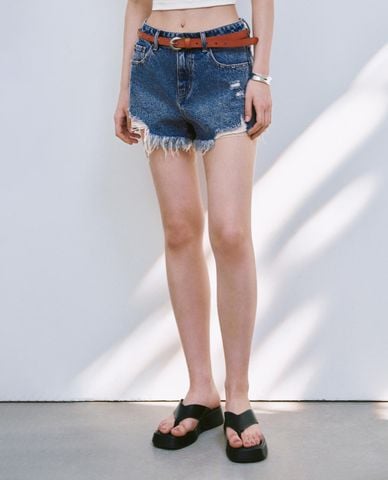  URBAN REVIVO - Quần short jeans nữ mài rách cá tính 