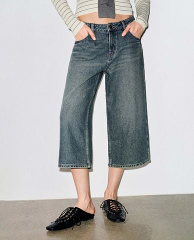  URBAN REVIVO - Quần jeans lửng nữ wash bạc cá tính 