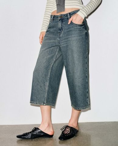  URBAN REVIVO - Quần jeans lửng nữ wash bạc cá tính 