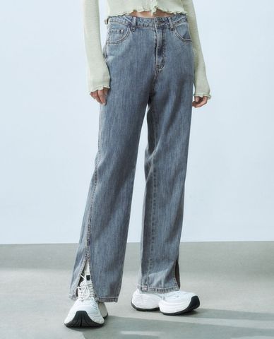 URBAN REVIVO - Quần jeans nữ ống đứng xẻ gấu 