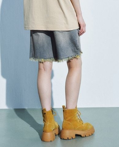  URBAN REVIVO - Quần short jeans nữ rách gấu 