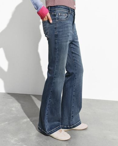  URBAN REVIVO - Quần jeans nữ ống loe wash bạc 