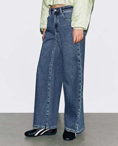  URBAN REVIVO - Quần jeans nữ ống rộng cổ điển 