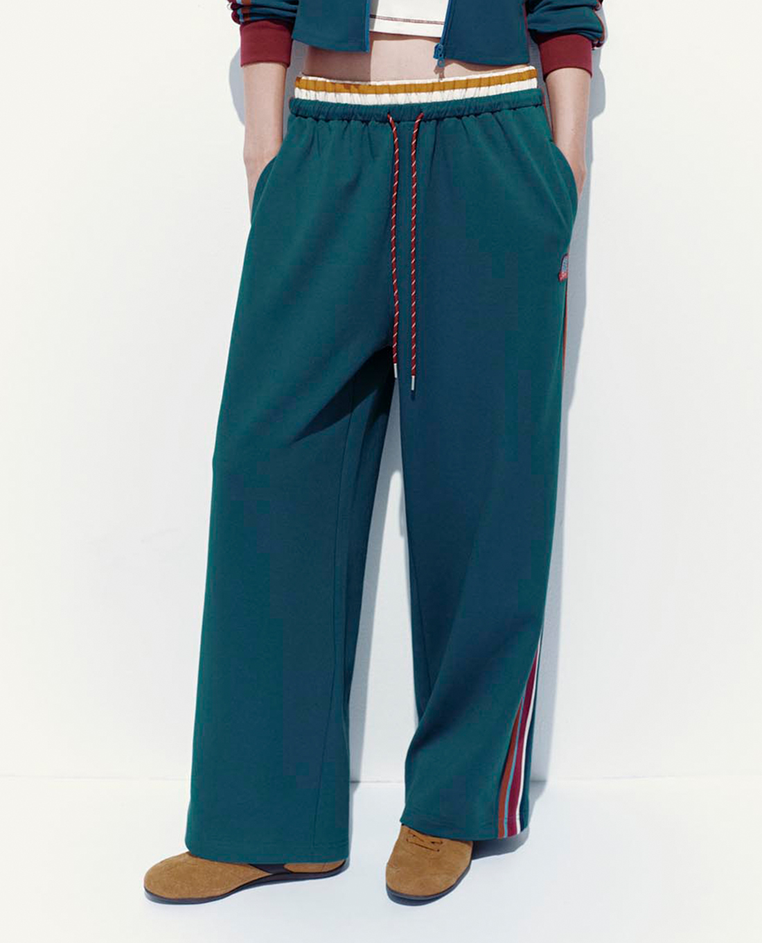 URBAN REVIVO - Quần dài nữ ống rộng lưng thun phối viền