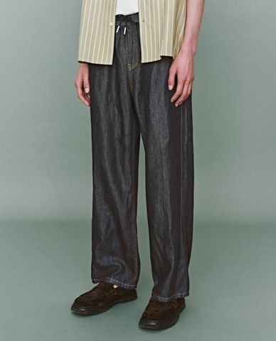  URBAN REVIVO - Quần jeans nam ống đứng lưng thun 