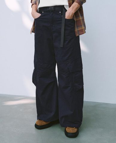  URBAN REVIVO - Quần jeans nam ống rộng túi hộp 