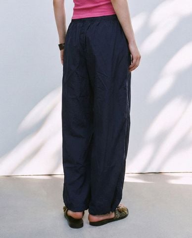  URBAN REVIVO - Quần nữ ống đứng lưng thun phối dây rút 