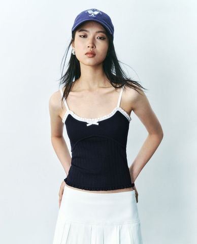  URBAN REVIVO - Áo hai dây nữ dệt kim phom ôm 