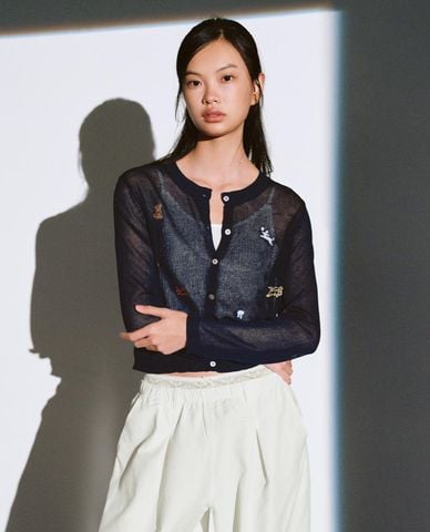  URBAN REVIVO - Áo khoác cardigan nữ cổ tròn thêu họa tiết 