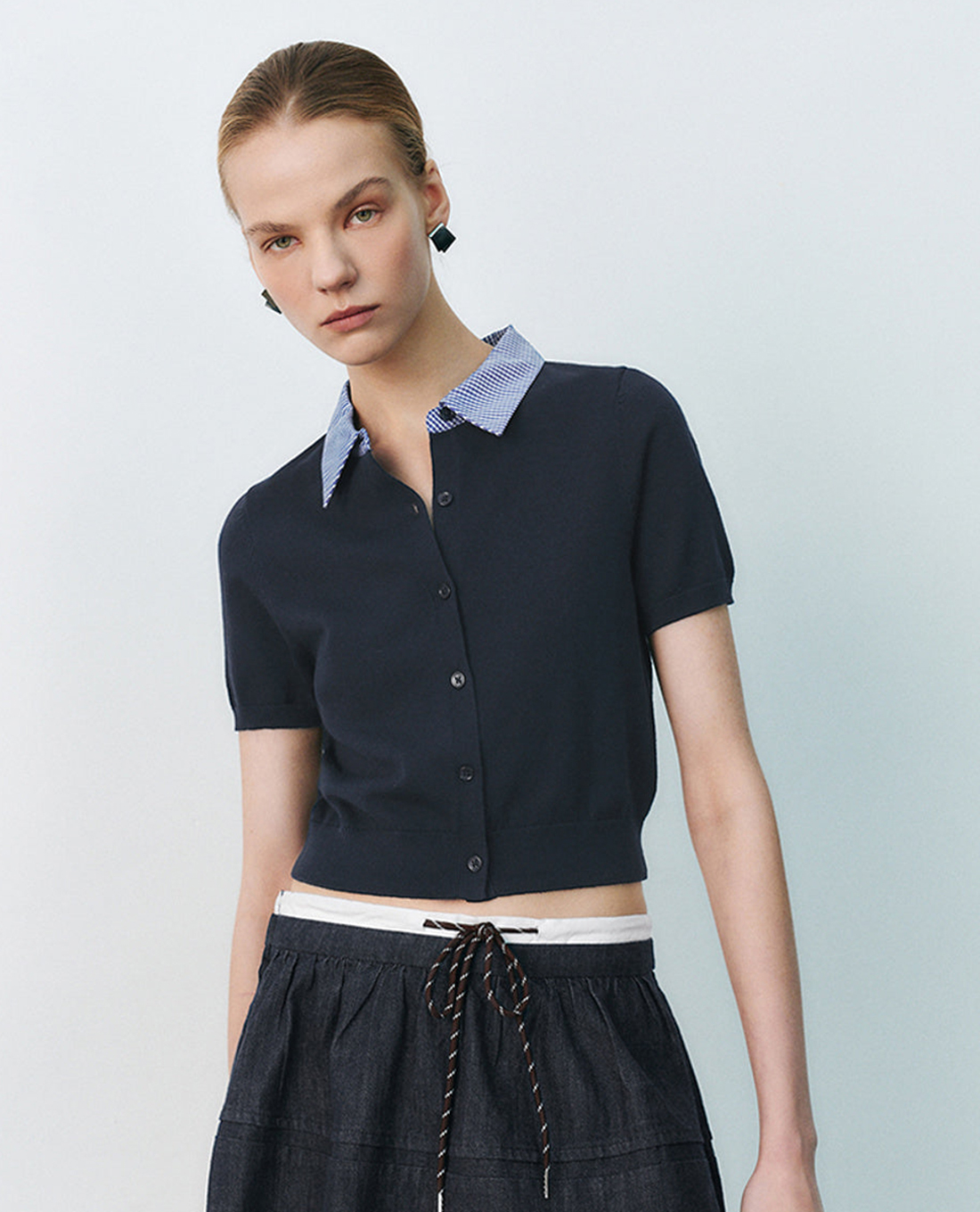 URBAN REVIVO - Áo dệt kim nữ cổ bẻ tay ngắn cá tính