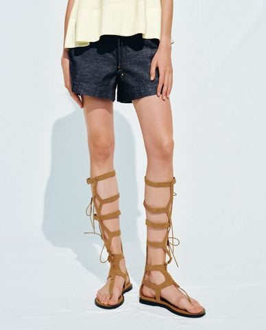  URBAN REVIVO - Quần short jeans nữ ống rộng phối dây rút 