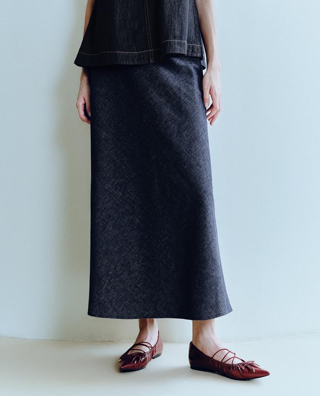 URBAN REVIVO - Chân váy denim midi phối viền ren
