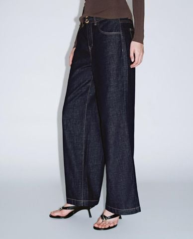  URBAN REVIVO - Quần jeans nữ ống loe hiện đại 