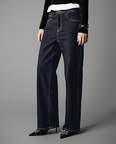  URBAN REVIVO - Quần jeans nữ ống đứng thời trang 