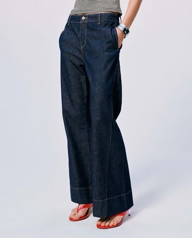  URBAN REVIVO - Quần jeans nữ ống loe tối giản 