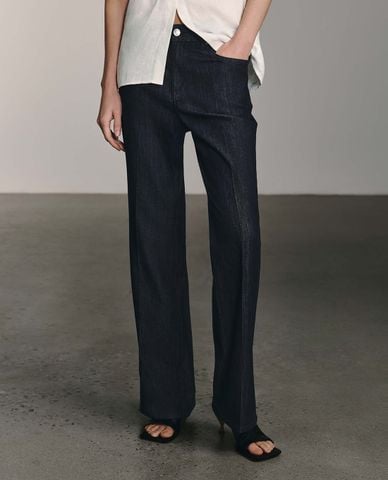  URBAN REVIVO - Quần jeans nữ ống loe cổ điển 