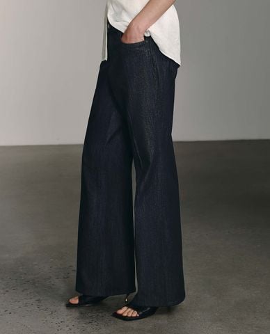  URBAN REVIVO - Quần jeans nữ ống loe cổ điển 