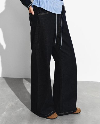  URBAN REVIVO - Quần jeans nữ ống rộng phối dây rút 