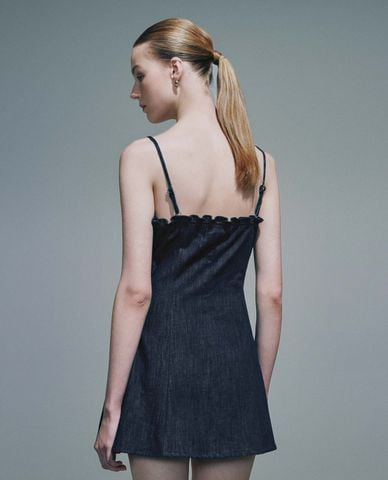  URBAN REVIVO - Đầm denim mini hai dây dáng xòe 