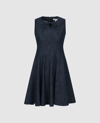  URBAN REVIVO - Đầm denim mini sát nách dáng xòe 