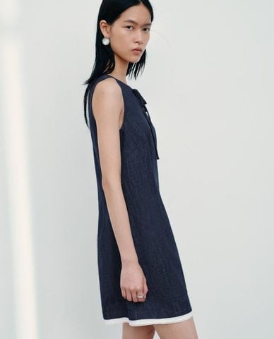  URBAN REVIVO - Đầm denim mini sát nách phối viền 