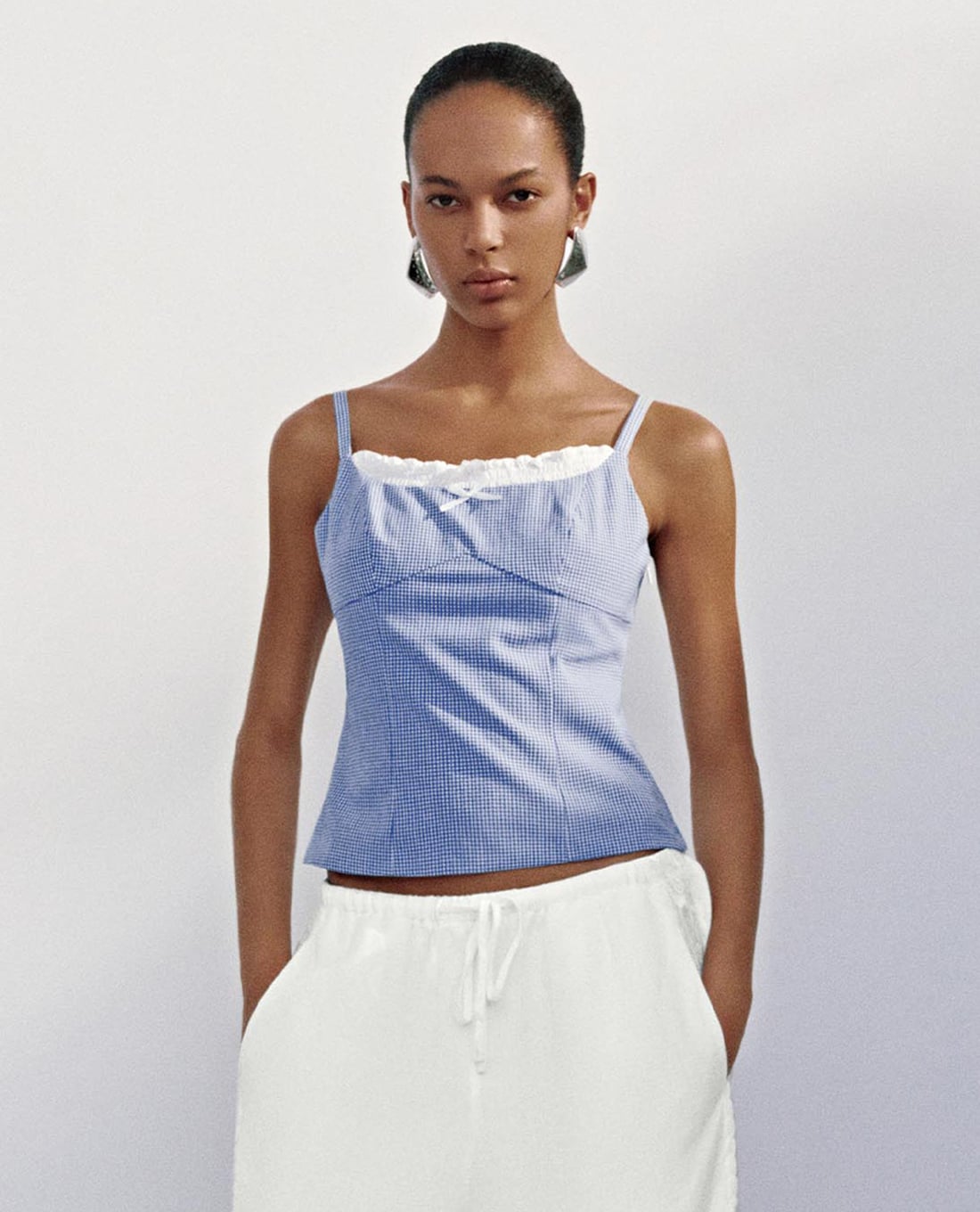 URBAN REVIVO - Áo hai dây nữ bản mảnh phối ren